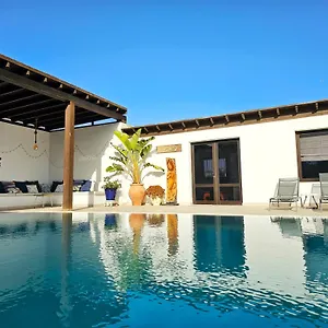 https://villa-nazoly-nazaret.in-canary-islands.com